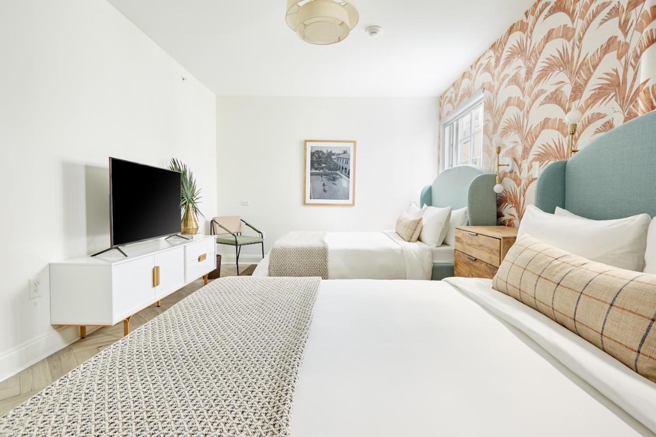 Sonder — Waves Hotel