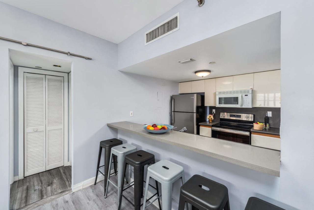 South In Ocean Drive Apartment